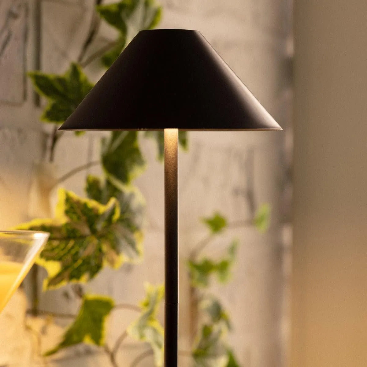 Zwarte tafellamp oplaadbaar modern usb