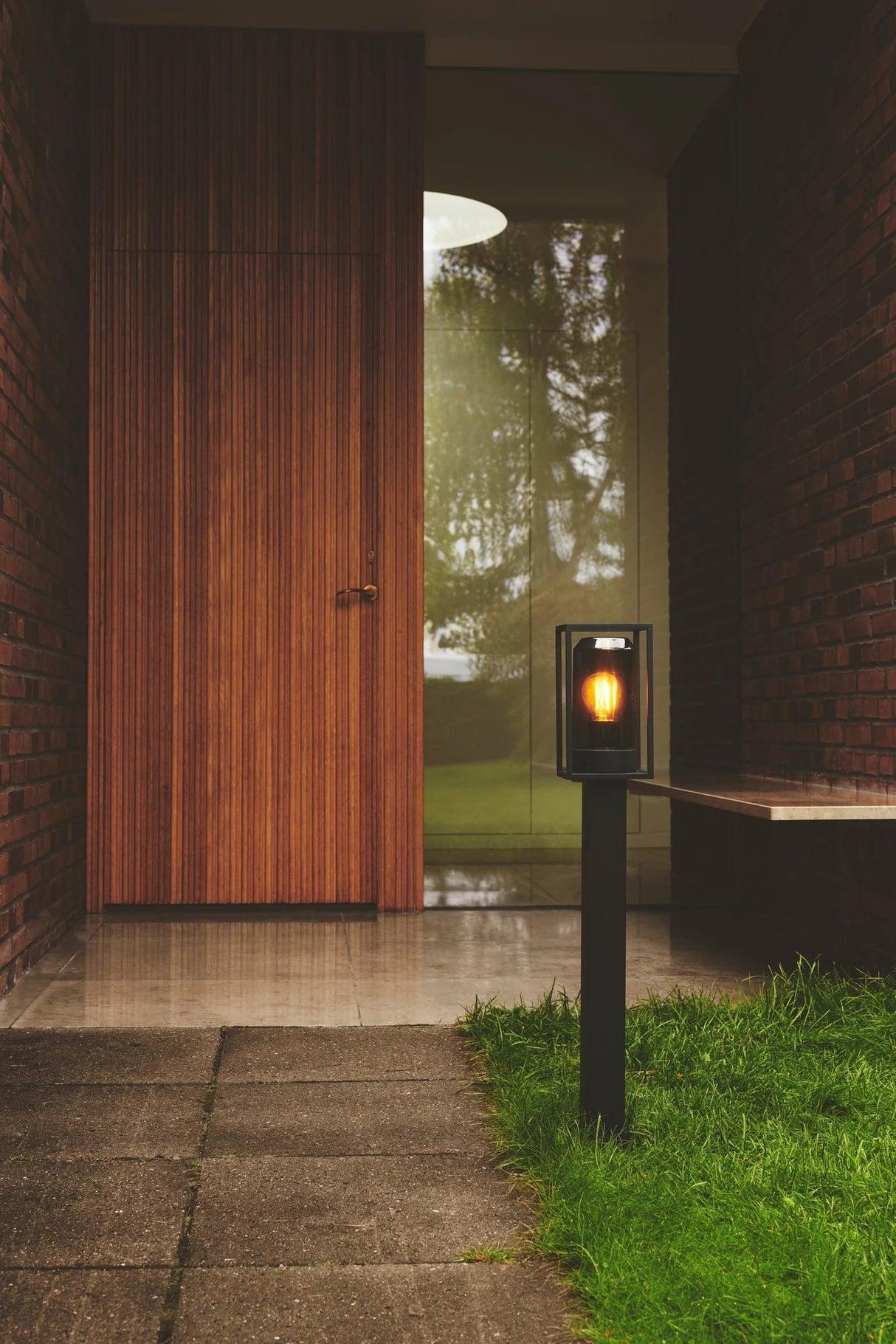 Tuinlamp staand zwart met smokeglas & E27 'Griffin' 80cm - FOIR