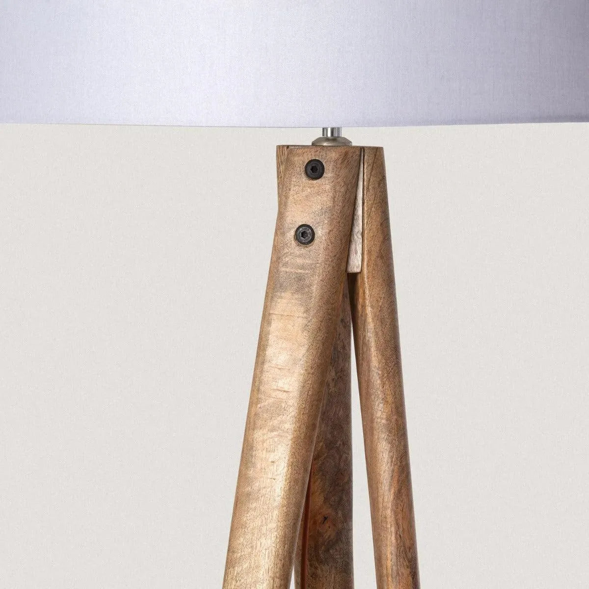Vloerlamp met 3 houten poten & stoffen E27 fitting 'Melchior' 162 cm - FOIR