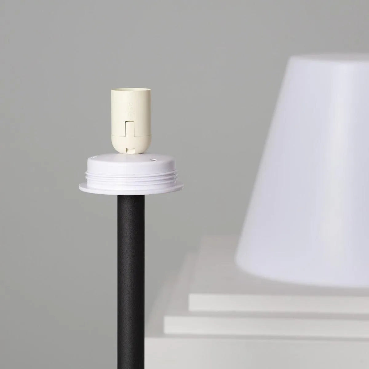 Buitenlamp staand met stekker E27 fitting staande tuinlamp zwart