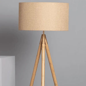 Staande lamp Driepoot 'Wally' E27 fitting hout modern stoffen kap 150cm - FOIR