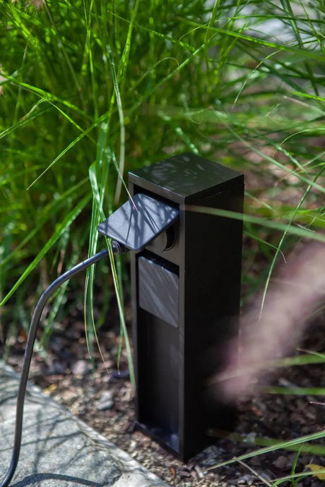 Stopcontact buiten zwart met twee stopcontacten geschikt voor in de tuin Lutec mains