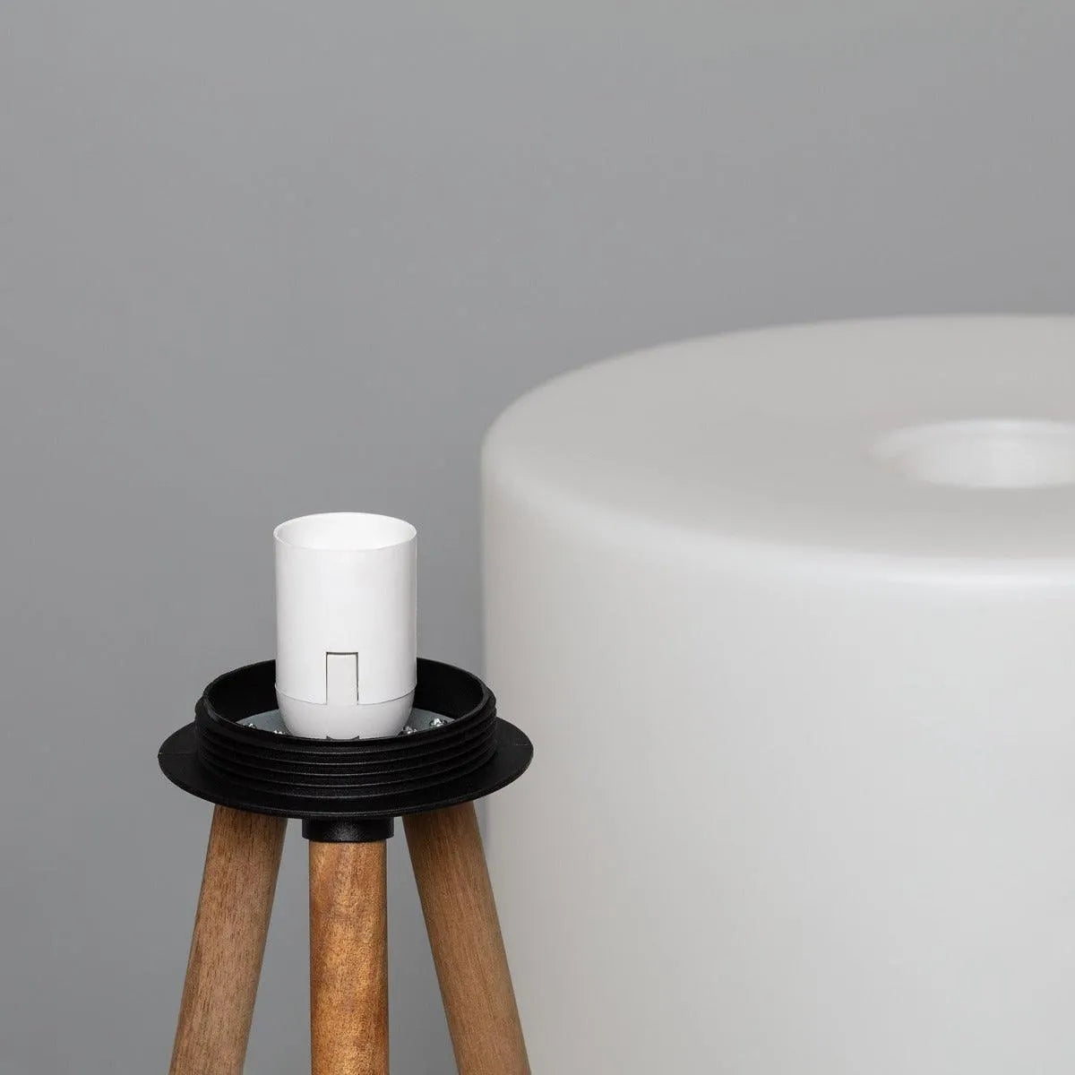 Staande lamp op 3 poot modern design led 