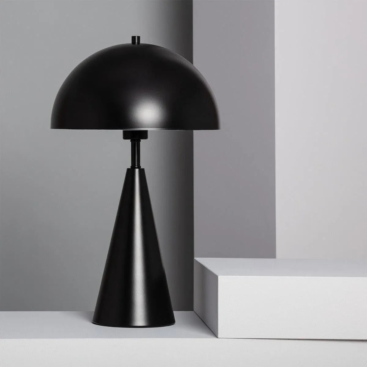 Tafellamp zwart metaal goud modern led lamp