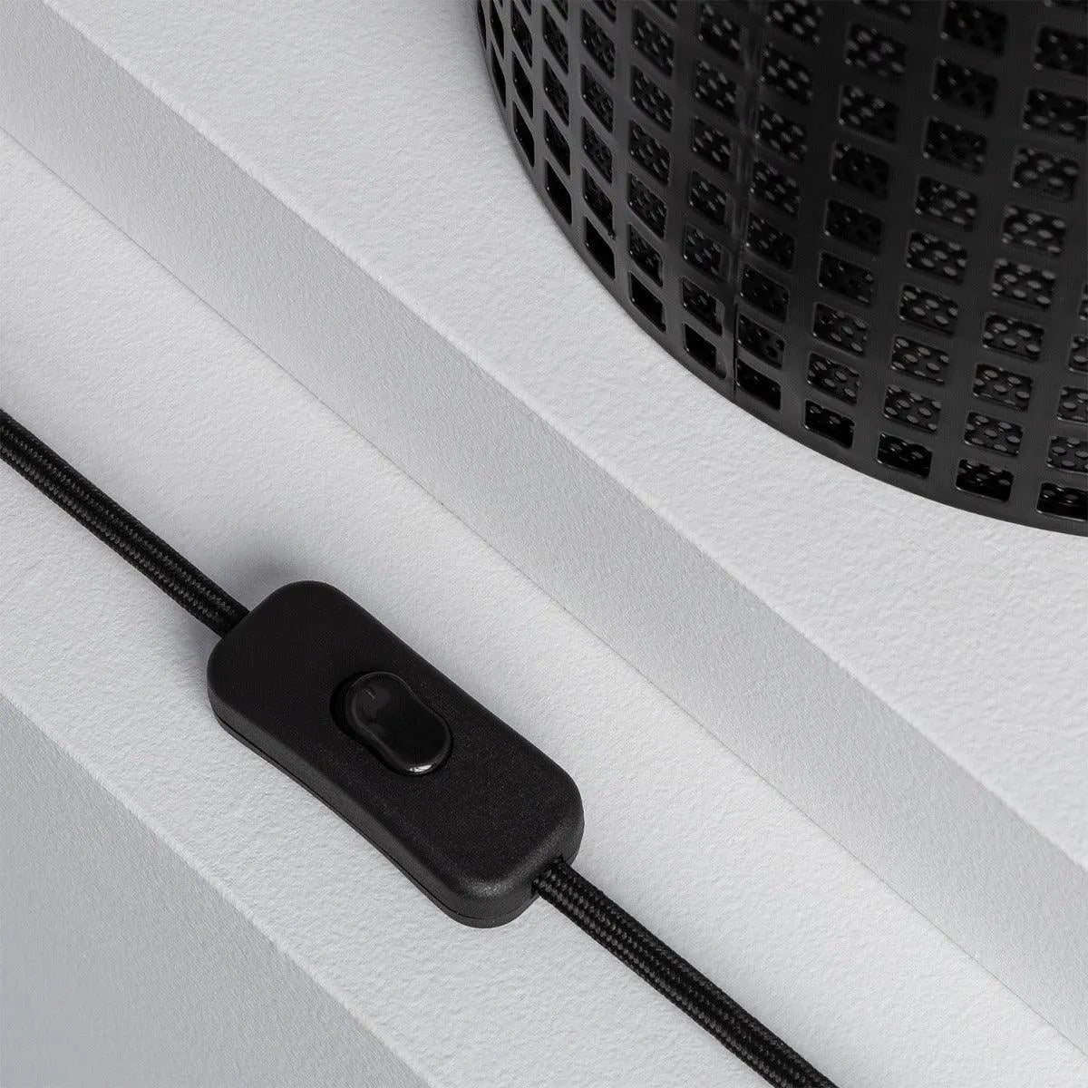 zwarte schakelaar tafellampje