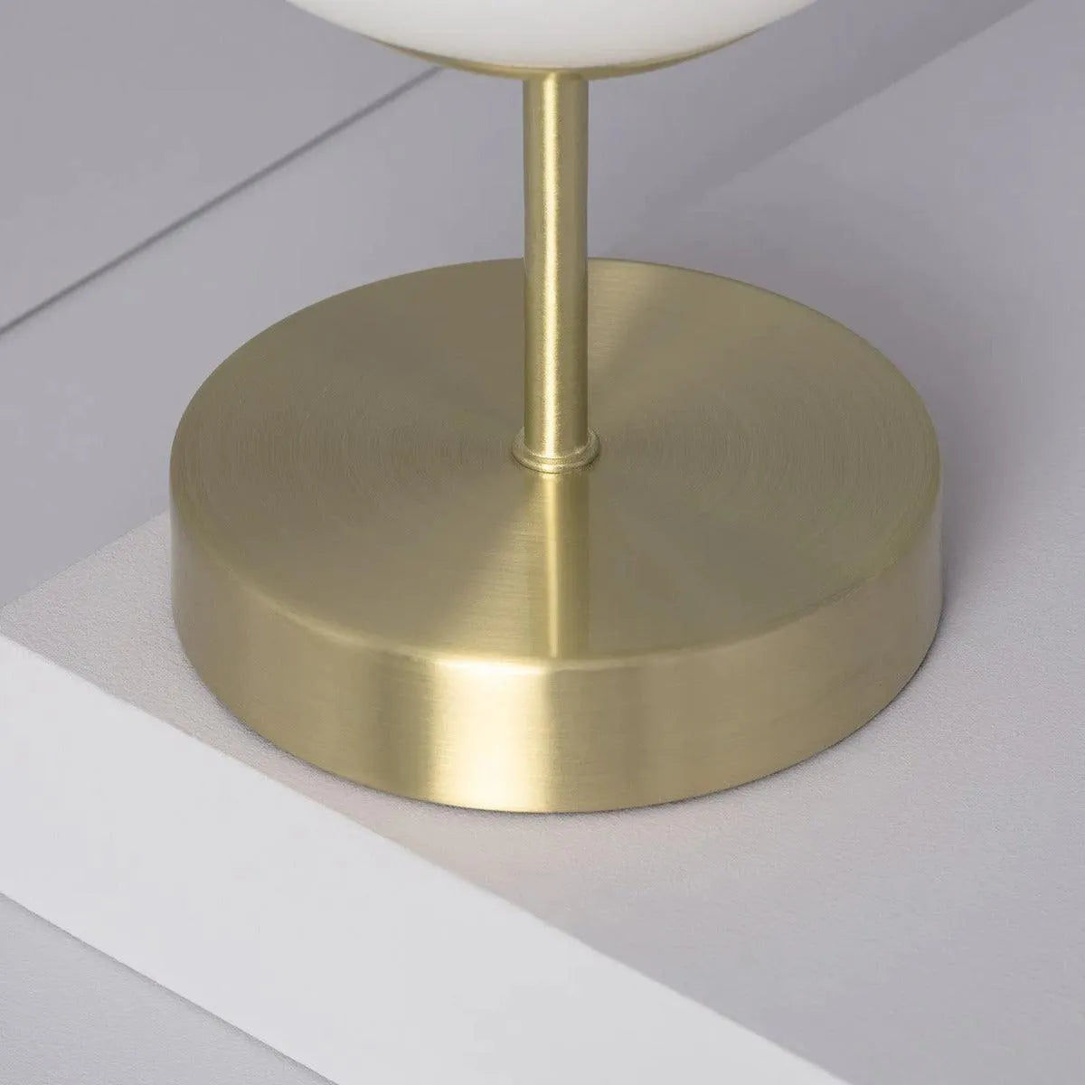 Tafellamp messing & opaalglas met schakelaar & stekker E14 fitting 'Julienne' - FOIR