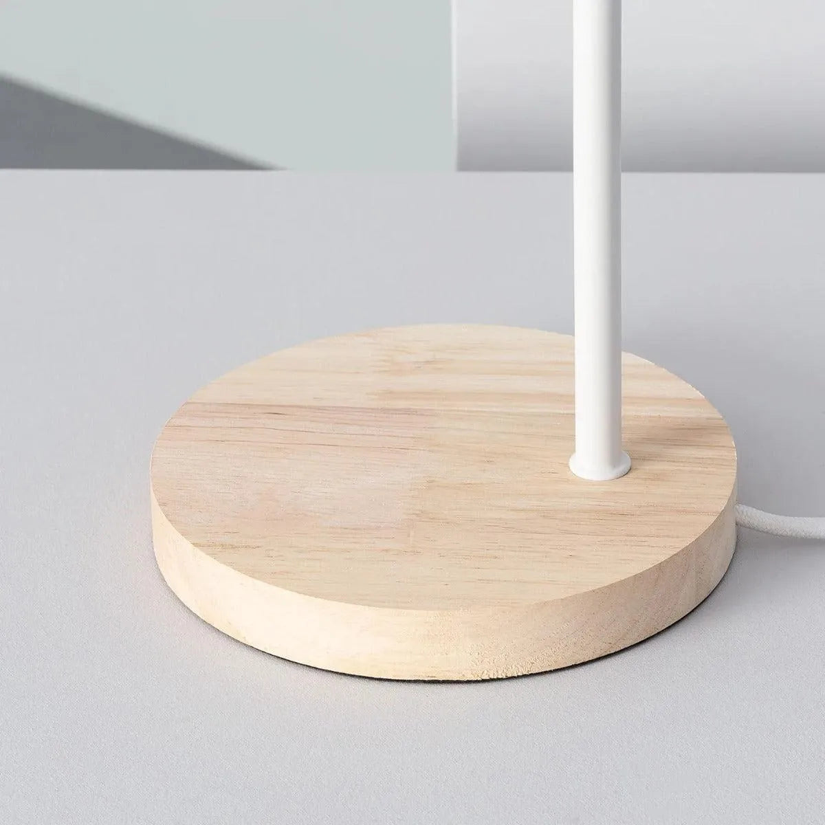 Bureaulamp wit met hout schakelaar en E14 fitting 'Wilco' - FOIR