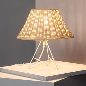Kleine tafellamp wit met rotan kap schakelaar en E27 fitting 'Janice' - FOIR