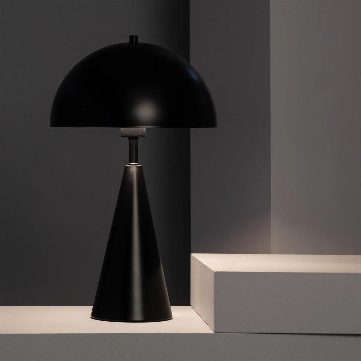 Tafellamp zwart modern led lamp met een hoogte van 520mm