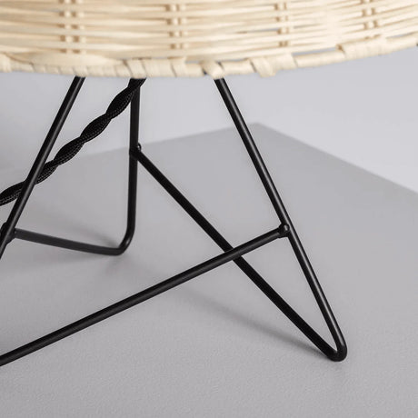 Kleine tafellamp wit met rotan kap schakelaar en E27 fitting 'Janice' - FOIR