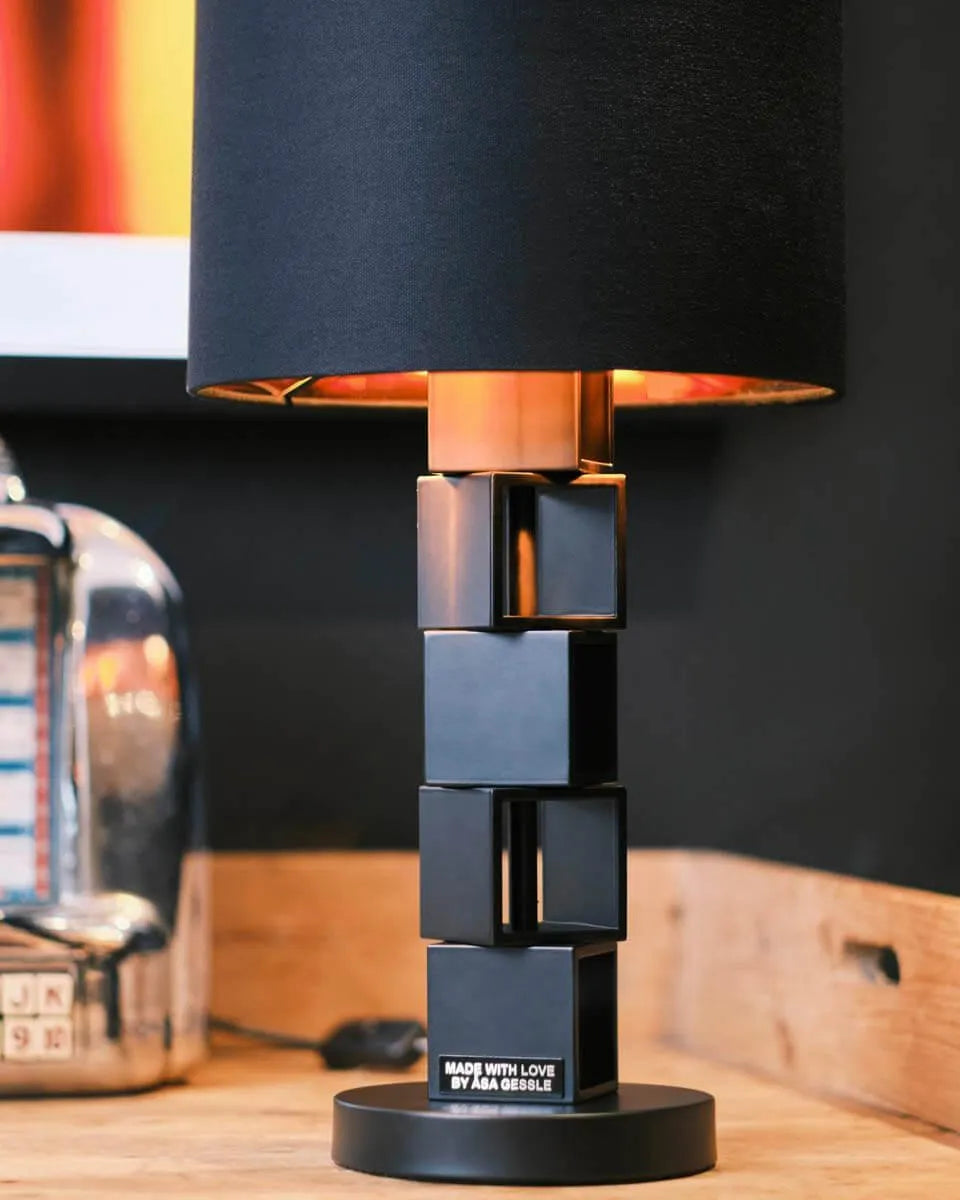 Tafellamp zwart goud by rydens goud modern stoffen kap