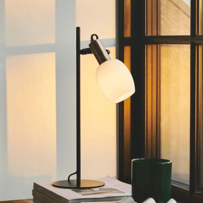Zwarte tafellamp messing en opaalglas E14 fitting & schakelaar Nordlux Arild - FOIR