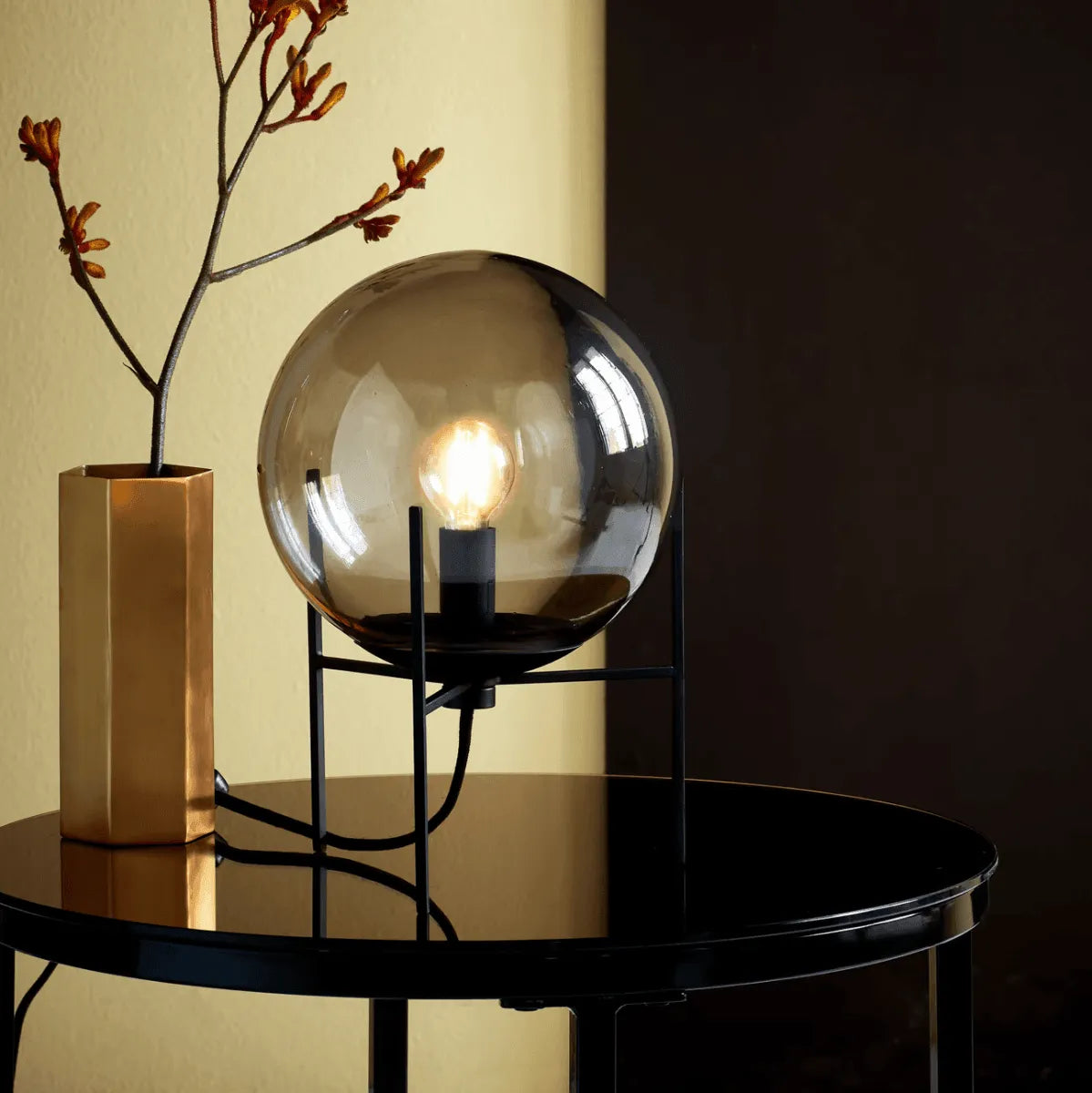 tafellamp smokeglas met e14 fitting stekker en schakelaar nordlux alton
