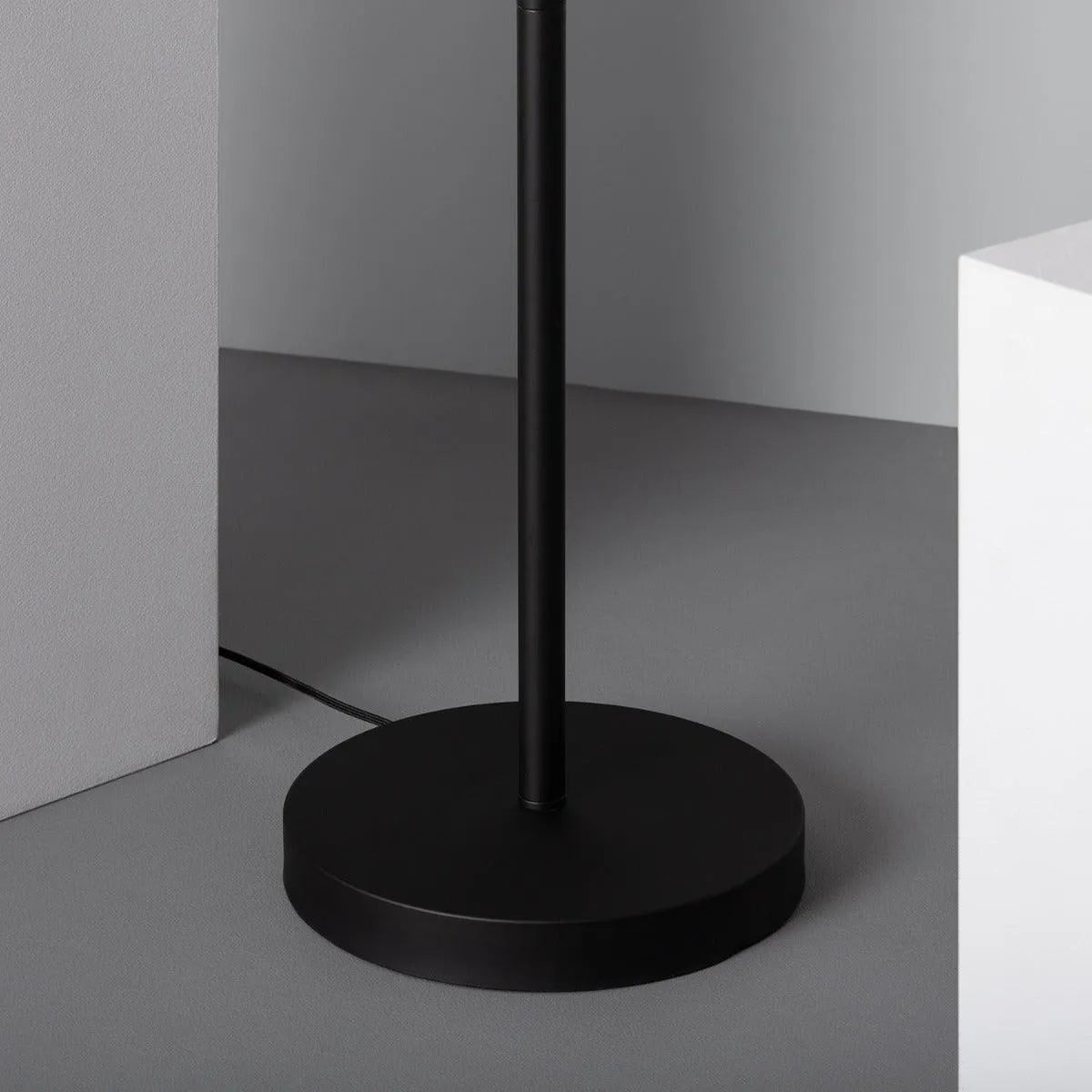 Staande lamp zwart 'Bodine' E27 fitting zwart led lamp schakelaar 150cm - FOIR