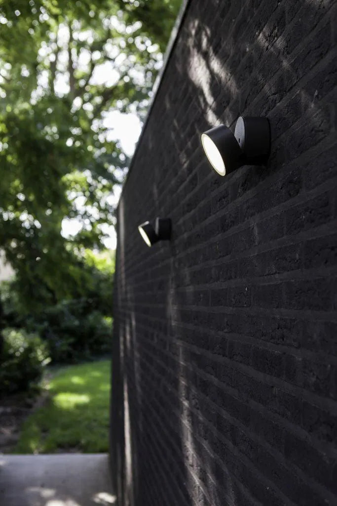 Mat zwarte verstelbare helder witte LED (4000K) gevelverlichting Lutec Trumpet - FOIR