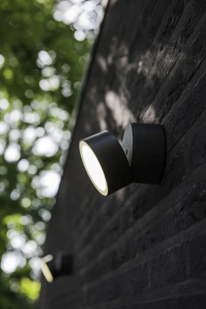 Mat zwarte verstelbare helder witte LED (4000K) gevelverlichting Lutec Trumpet - FOIR