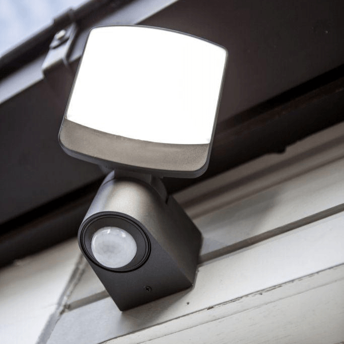 Grote donkergrijze wandlamp met PIR sensor en LED lichtbron (5000K Helder wit) 'Lutec Sunshine' - FOIR