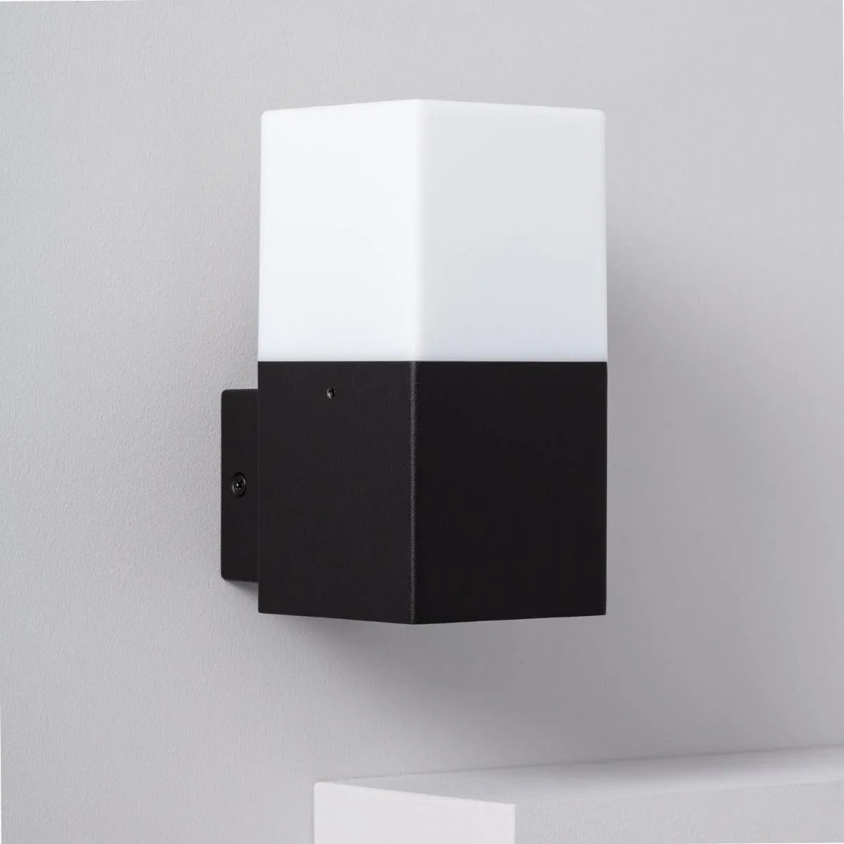 Buitenlamp zwart 'Titanium' vierkant E27 fitting wandlamp - FOIR