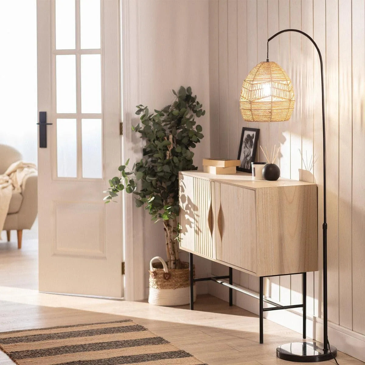 Grote vloerlamp henneptouw en vloerschakelaar
