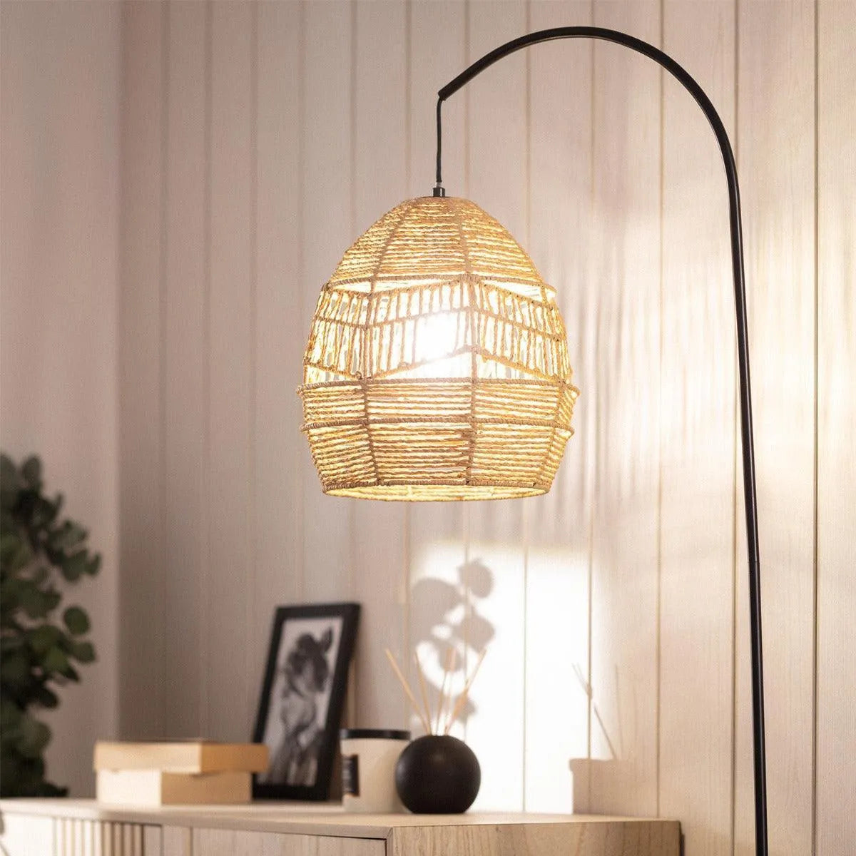 zwarte vloerlamp henneptouw modern schakelaar