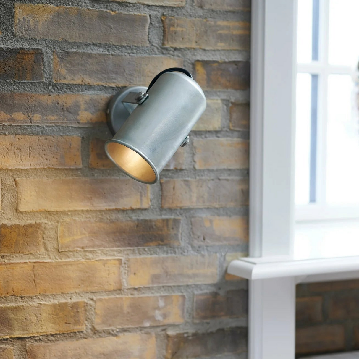 Wandlamp zilver met stekker en schakelaar Porter gegalvaniseerd