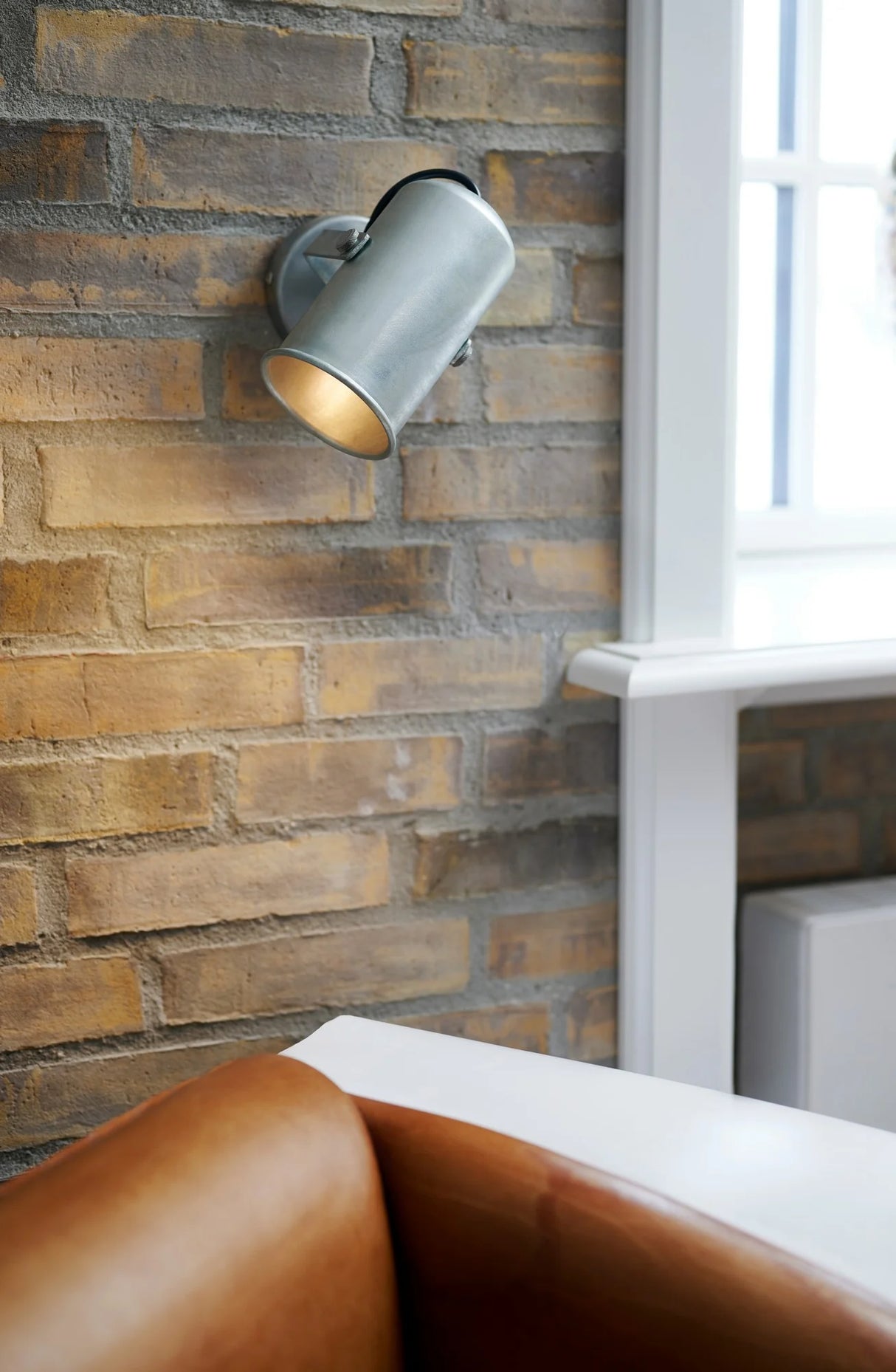 Wandlamp zilver met stekker en schakelaar Porter gegalvaniseerd