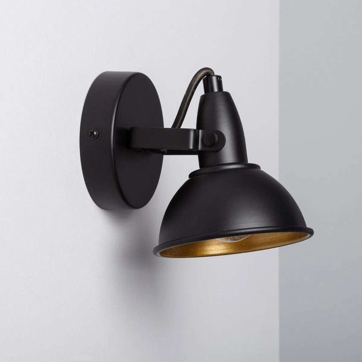 Zwarte spot goud modern verstelbaar slaapkamerlamp