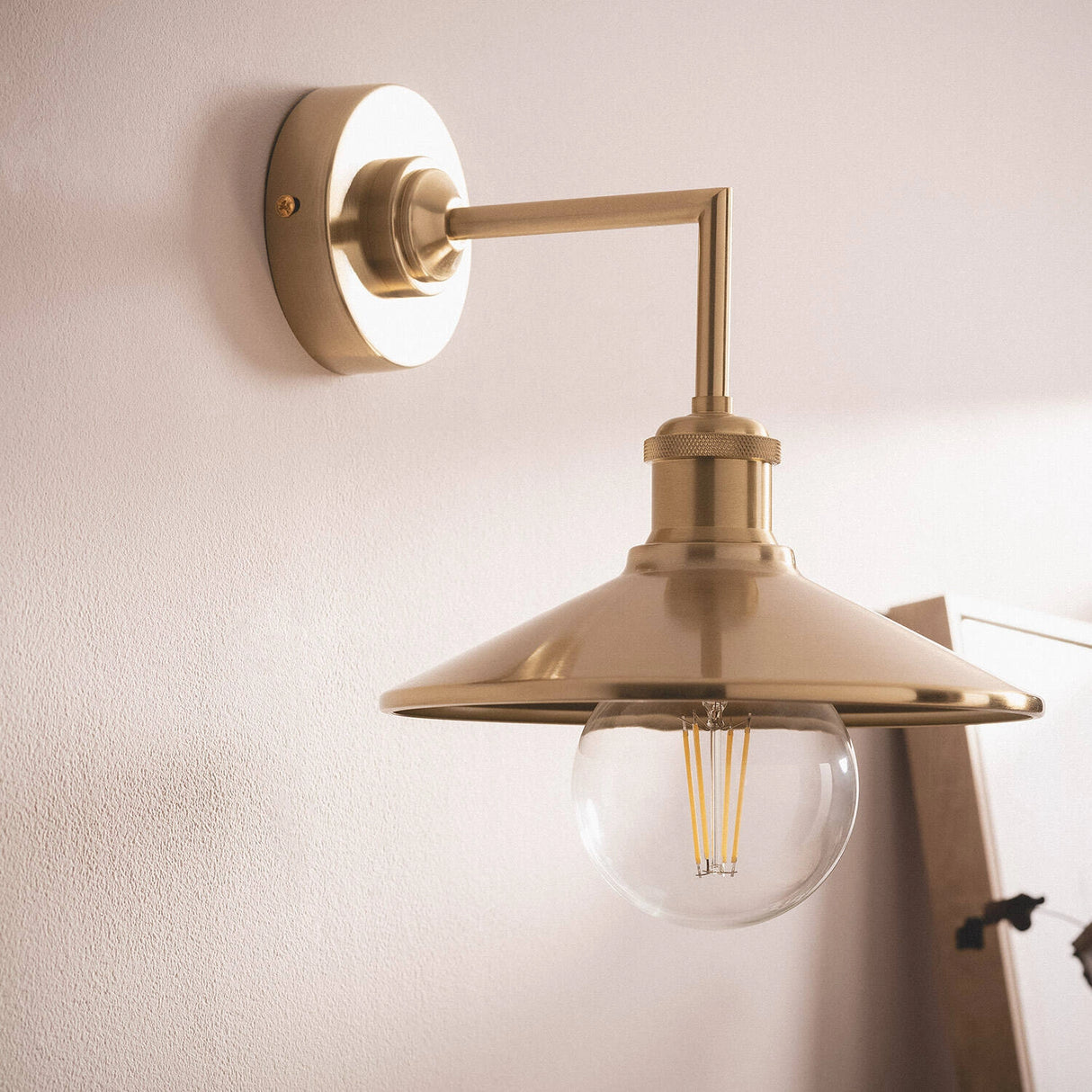 Wandlamp goud hoek E27 fitting