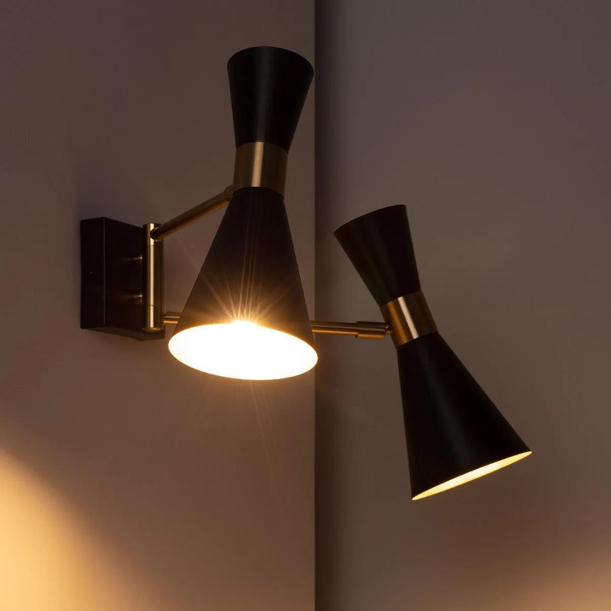 Dubbele wandlamp 'Jagger' 2x E27 goud zwart verstelbaar modern - FOIR
