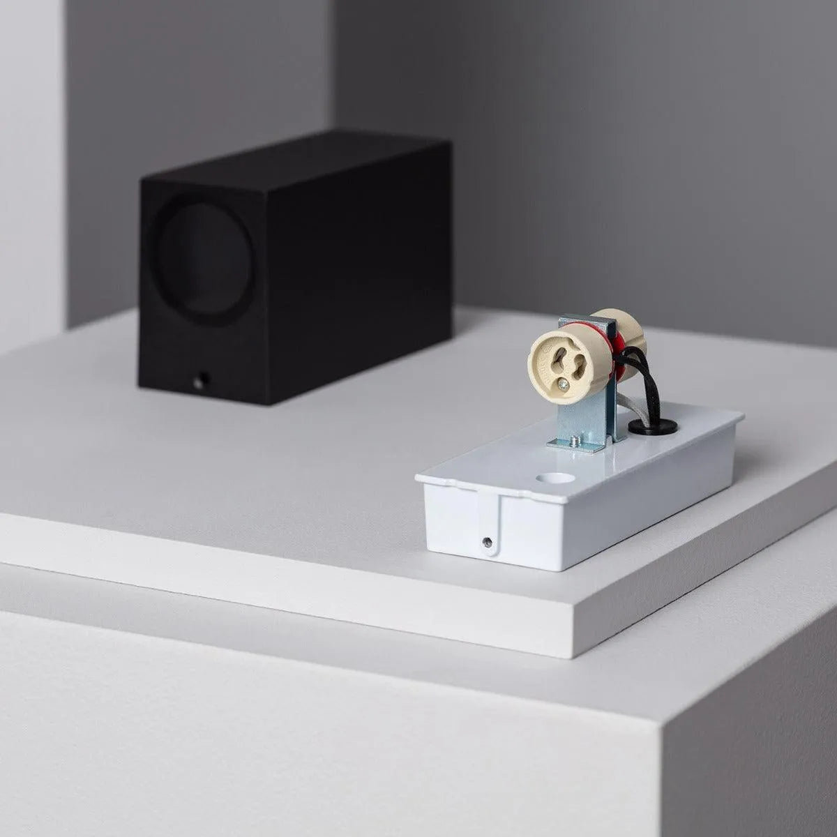 zwarte gevelverlichting kubus led lamp vierkant