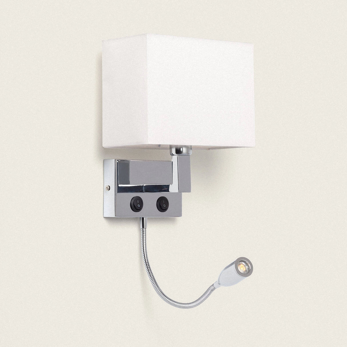Wandlamp met losse leeslamp wit en chrome bedlamp hotel 'Culp'