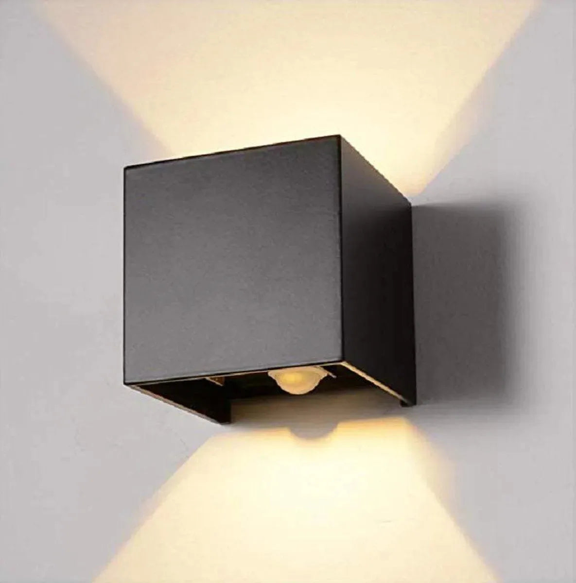 Buitenlamp zwart met sensor kubus PIR buitenverlichting