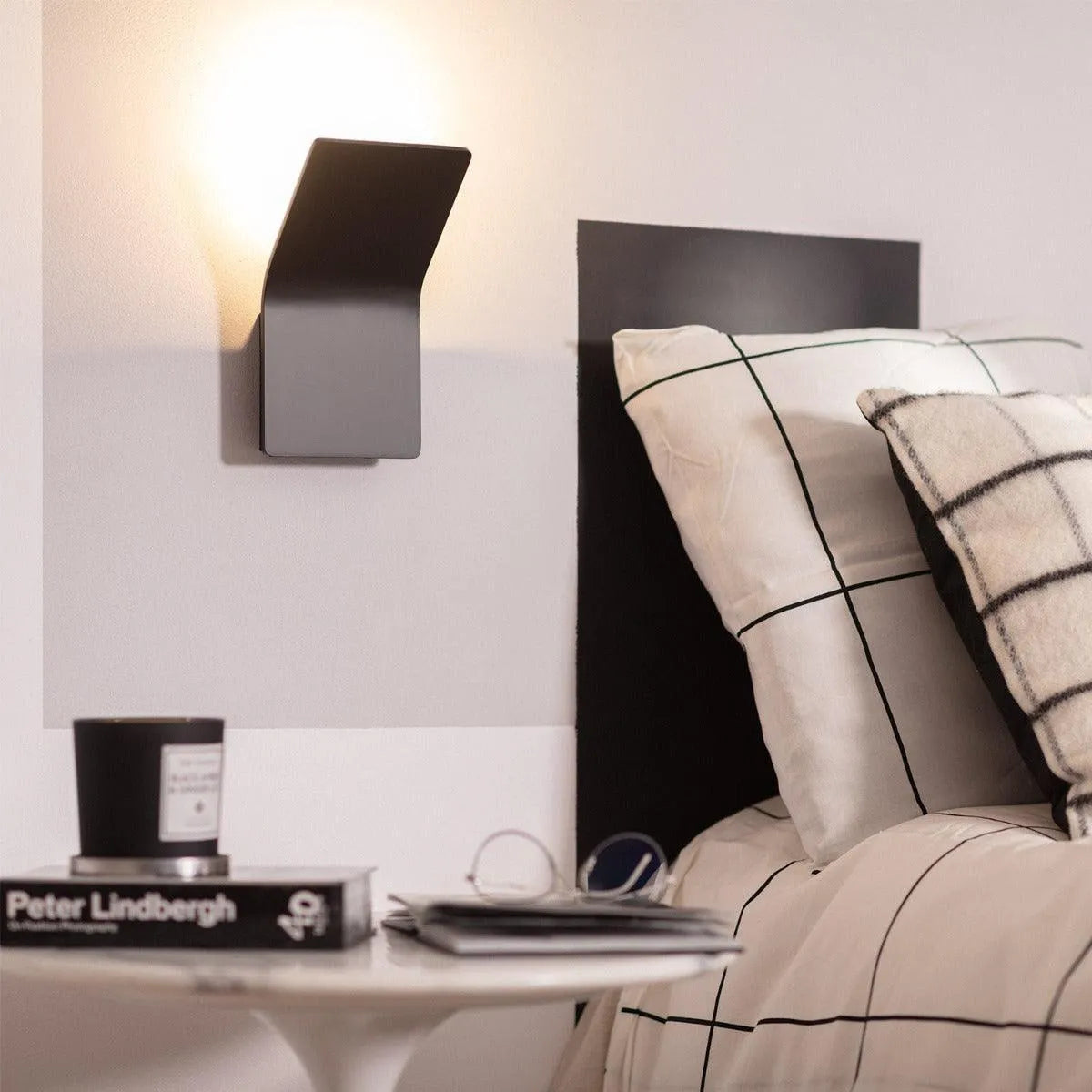 Wandlamp zwart design led modern hoek lamp