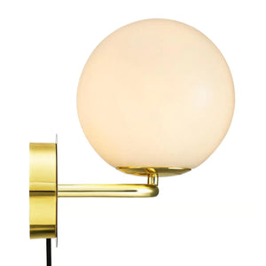 Wandlamp messing & mondgeblazen opaalglazen kap DFTP 'Shapes' - FOIR