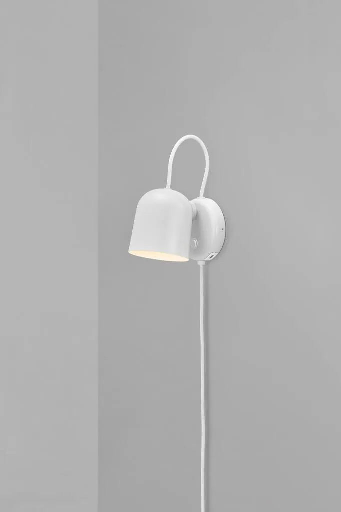 Witte wandlamp Nordlux Angle met schakelaar en USB poort