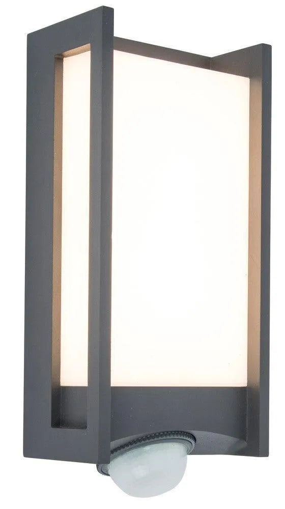 qubo wandlamp van Lutec lamp voordeur sensor
