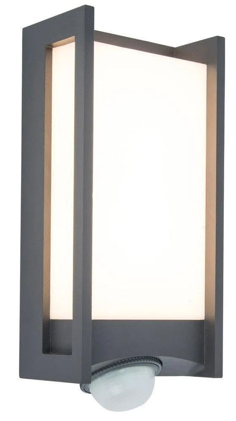 qubo wandlamp van Lutec lamp voordeur sensor
