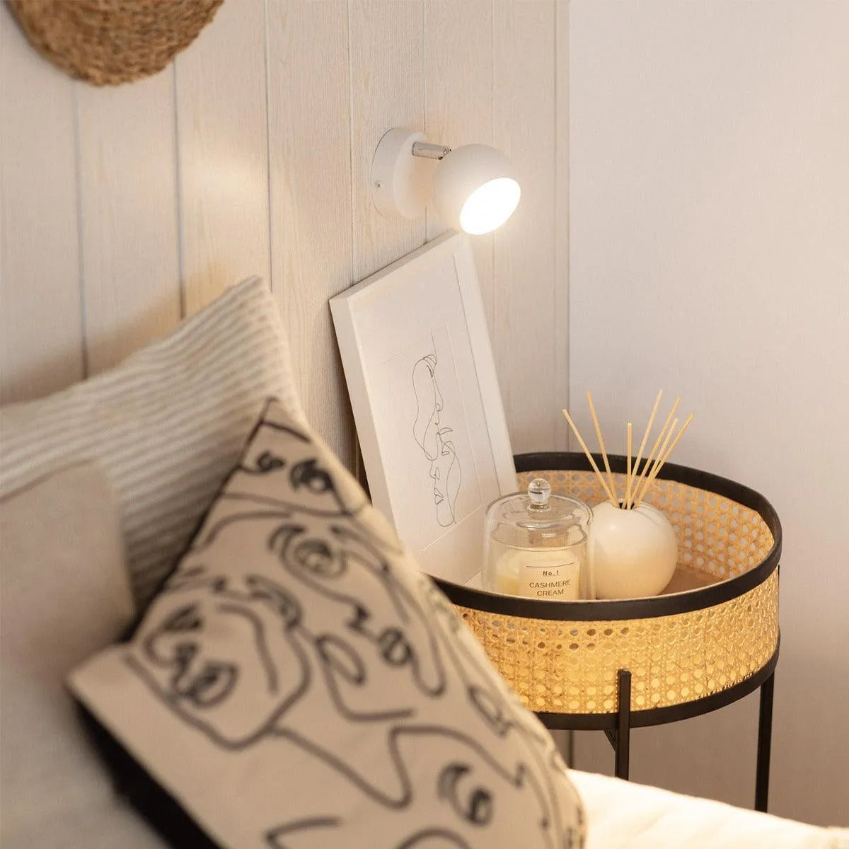 Moderne verstelbare wandlamp wit