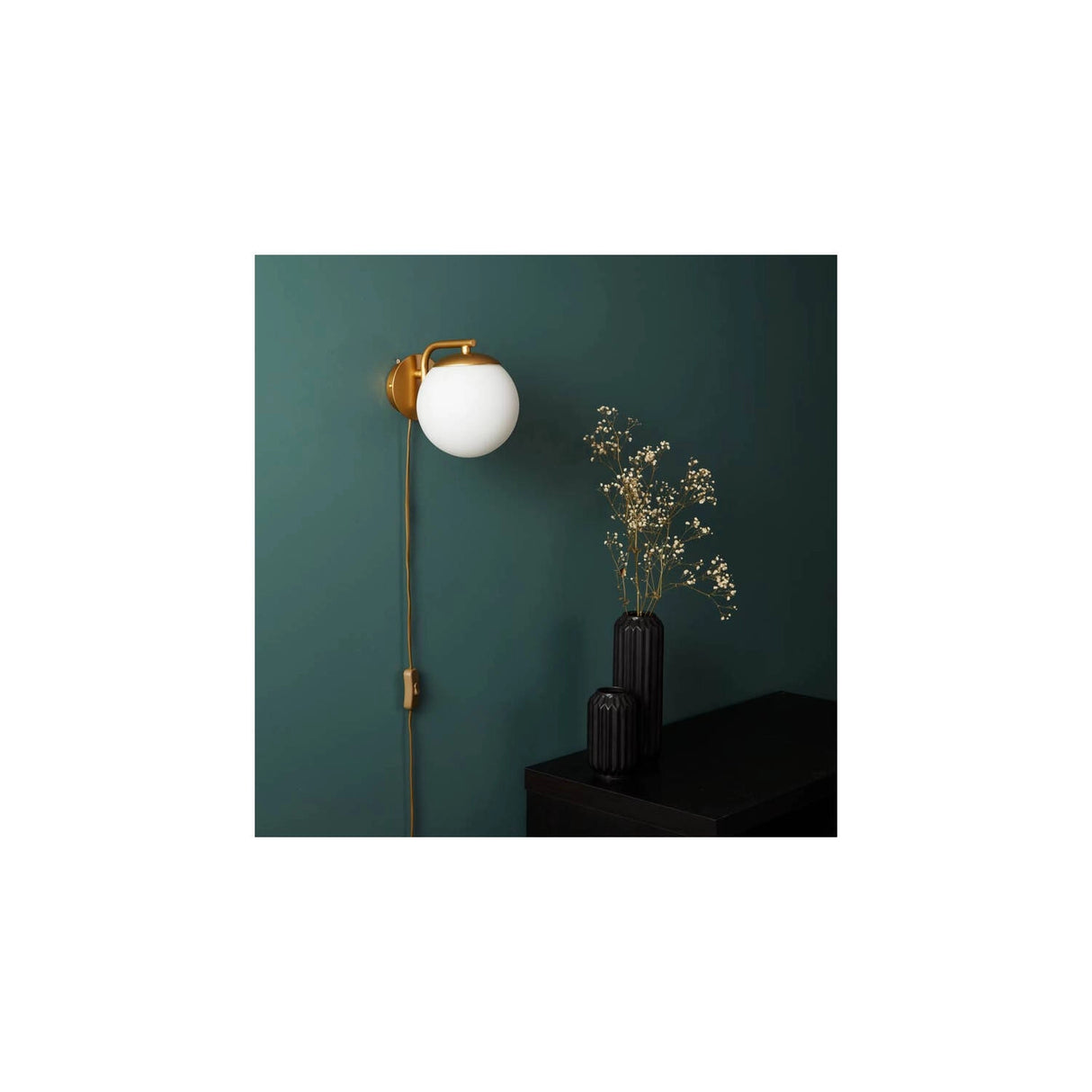 Wandlamp goud opaal glas met stekker 'Moon' e14