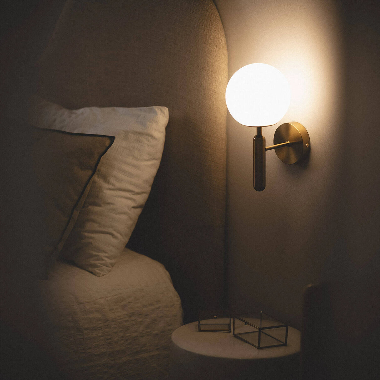 Wandlamp goud Opaal glas E27 Milene