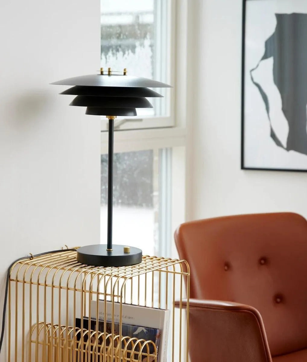 Tafellampje zwart en messing nordlux scandinavisch design